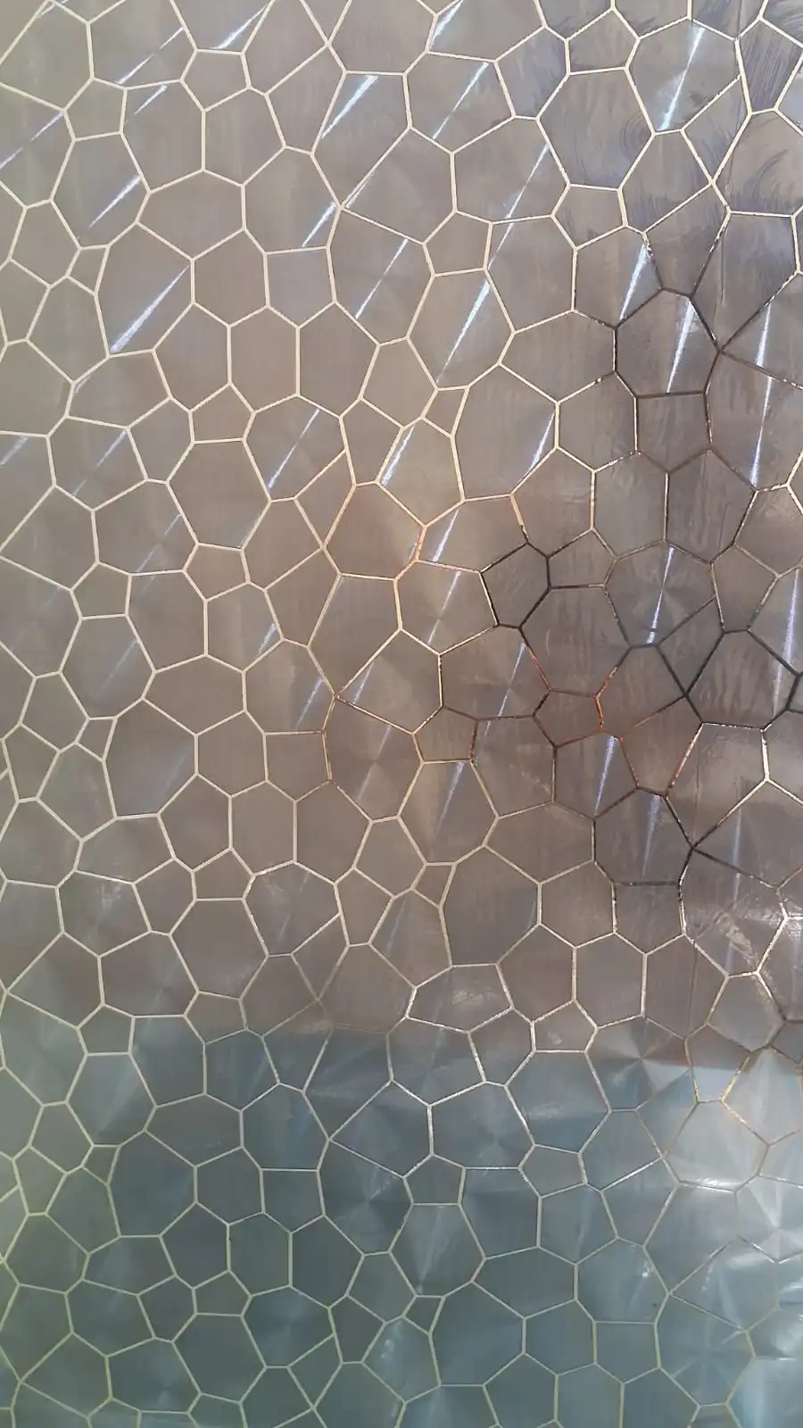 Artistic cracked glass pattern